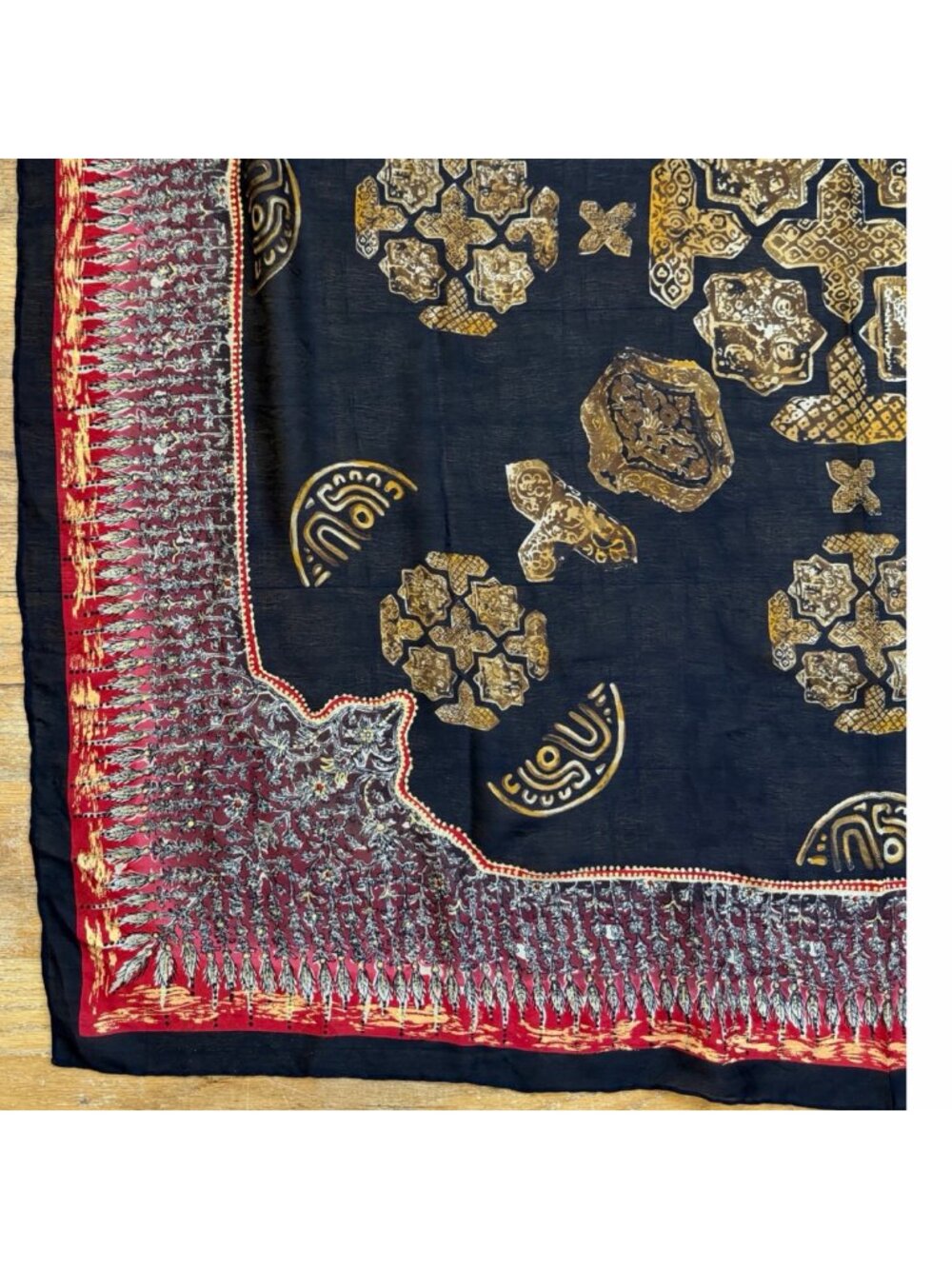 Vintage Large Silk Scarf 90s Ornate Geometric Print Gold Details Dana Buchman - Picture 4 of 4
